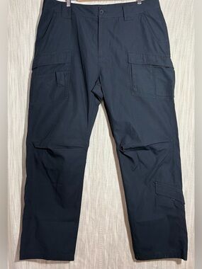 Under Armour Navy Cargo Pants with Multiple Pockets